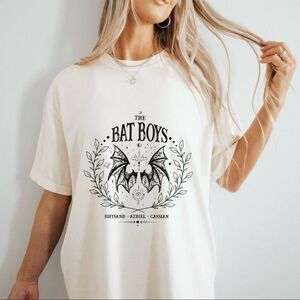 The Bat Boys Tee Shirt Ivory L NWT IN PACKAGE